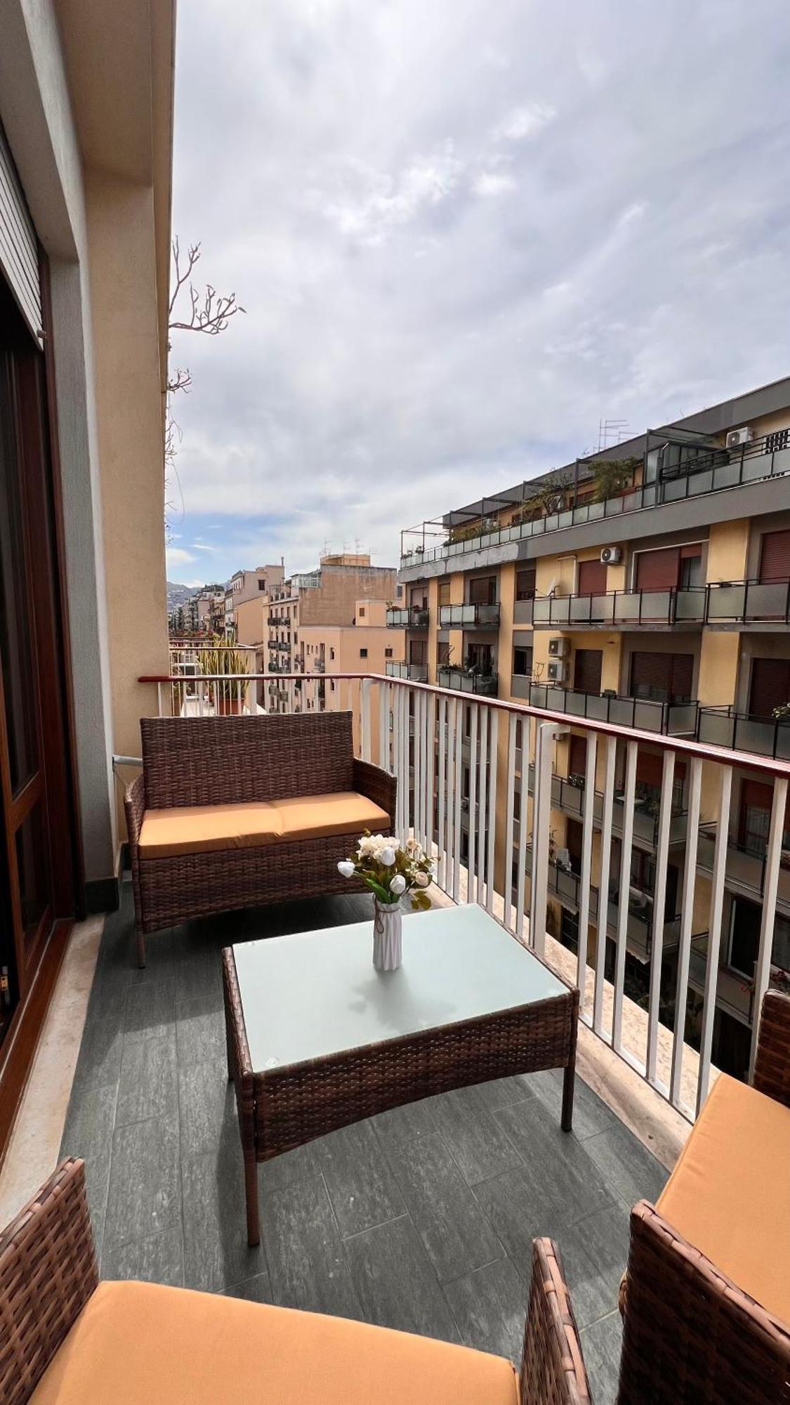 Kasa Stabile Apartment Palermo Bagian luar foto